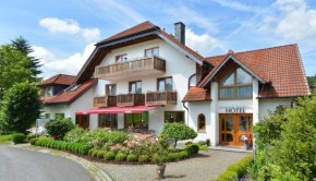 Гостиница Rhön-Hotel Sonnenhof - Restaurant & Café  Поппенхаузен